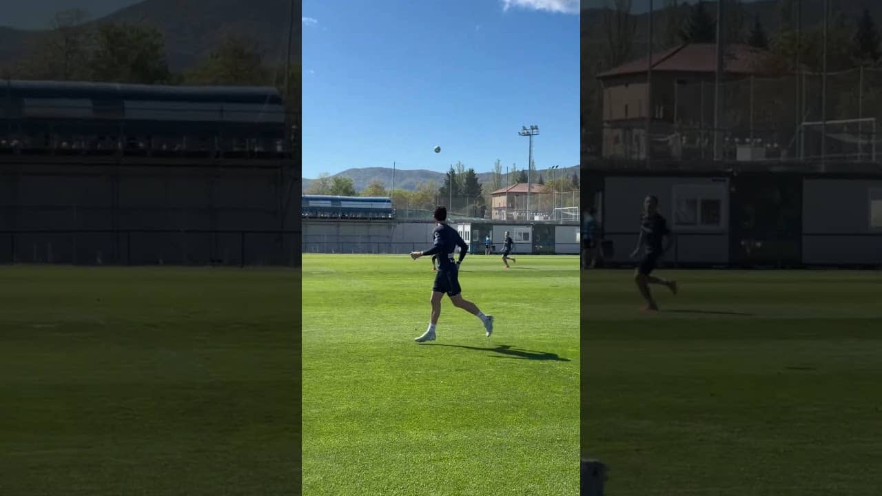 Remates y paradas en el entrenamiento de hoy. #alaves #futbol #shorts #soccer