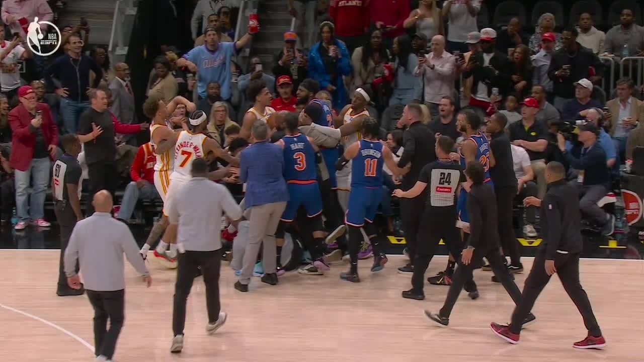 TENSIONS BOIL OVER 😳 Hawks & Knicks separated after Atlanta goes down by 50 😳 | NBA on ESPN