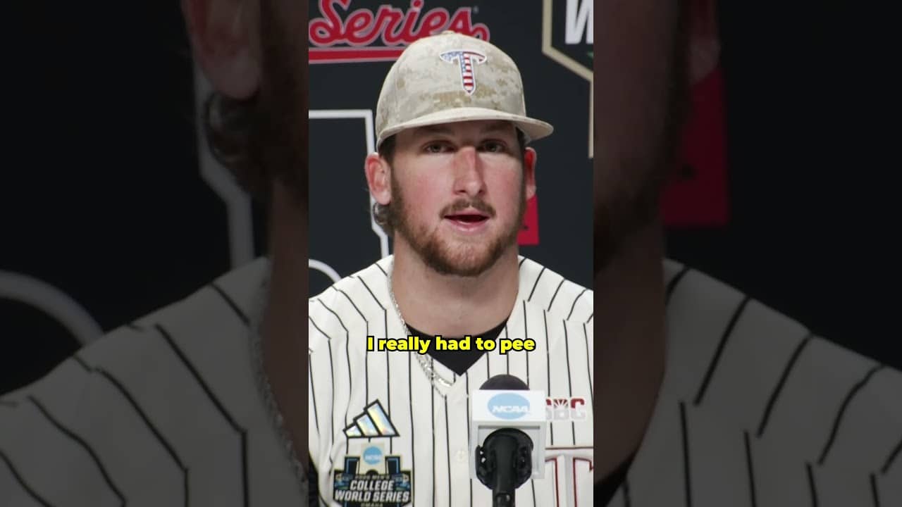 Noah Thigpen was MOVING through 8th inning to get to the bathroom 🤣 #shorts