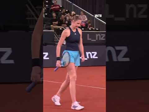 Karolina Pliskova drops in a sneaky shot 😎 #wta #tennis #linz #hotshot