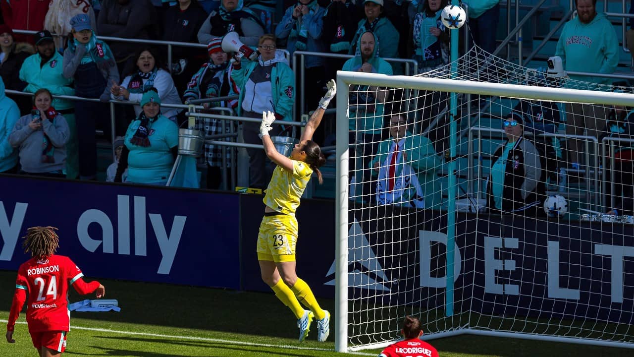 Lorena vs. Gotham FC | Hy-Vee Save of the Match
