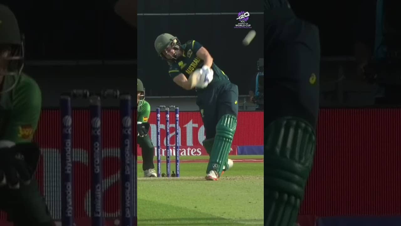 Ellyse Perry with a sweet strike en route to a #T20WorldCup half-century 👏