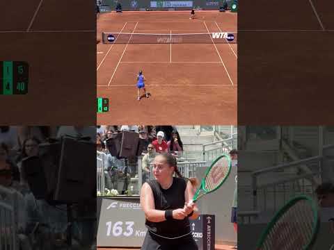 On her way to victory 👊 Jelena Ostapenko confirmed her place in Rome quarterfinals! #IBI26