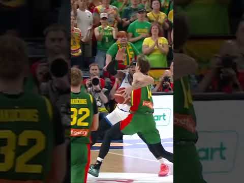 Matas Buzelis made his debut for Lithuania  🇱🇹👏 #FIBAWC