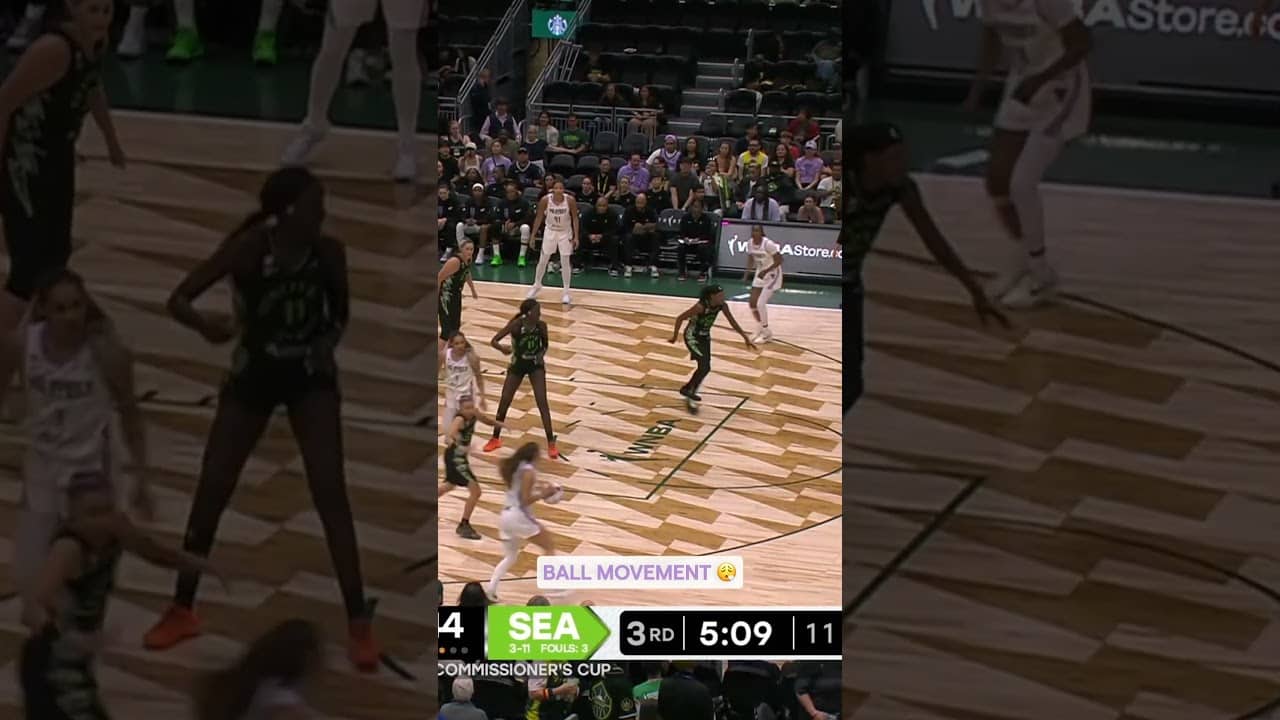 Janelle Salaün Cooked 'Em from Deep! 👨‍🍳💦🔥 #wnba #goldenstatevalkyries #shorts #janellesalaün