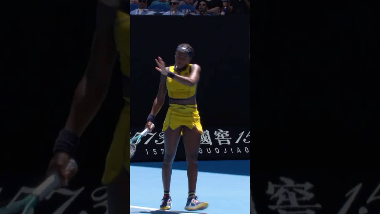 BLISTERING forehand passing winner from Gauff! 😱