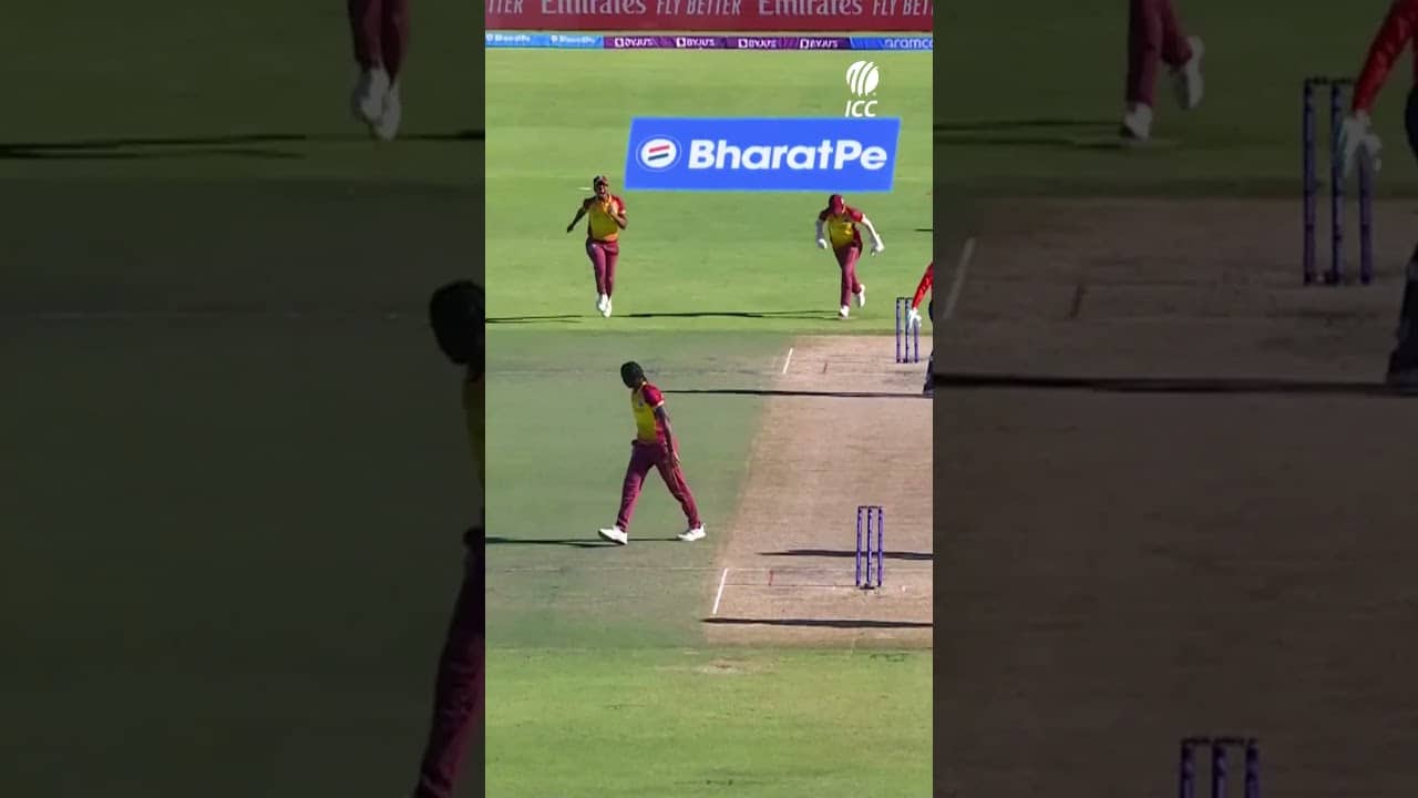 An absolutely breathtaking catch from Chinelle Henry 🤯