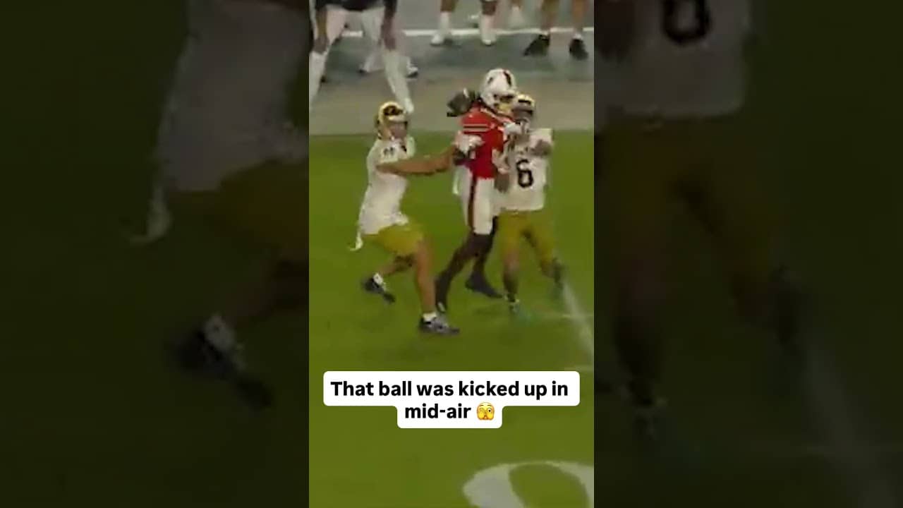 You don't see that every day 😅 #miamihurricanes #accfootball #collegefootball
