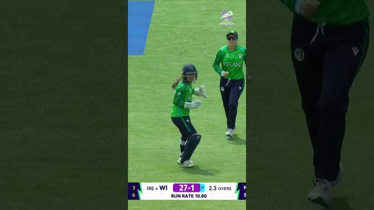 Arlene Kelly has Ireland flying with a second breakthrough against West Indies 😍 #T20WorldCup