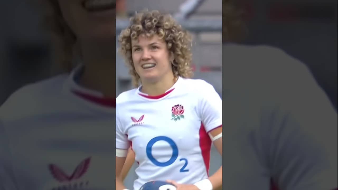 A bit of magic from Meg Jones and Ellie Kildunne 🪄 | #redroses #englandrugby