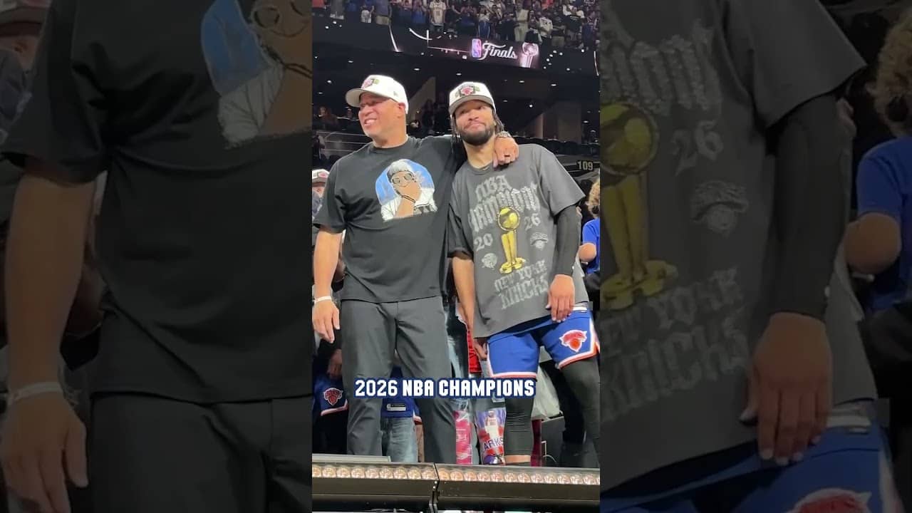 soaking it all in😁 #nyknicks #nbachampions #nba