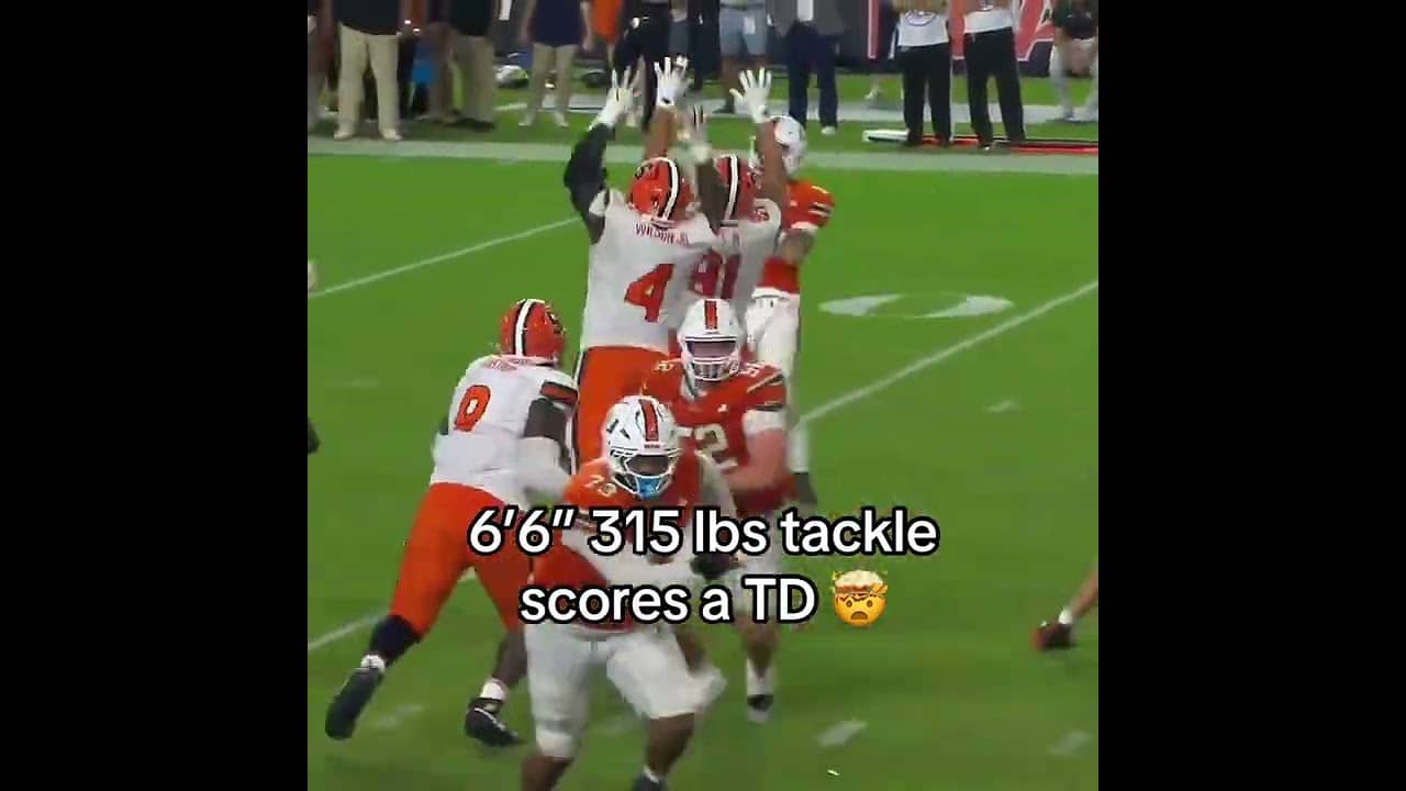 Francis Mauigoa not only is an elite tackle, he scores TDs too 🙌