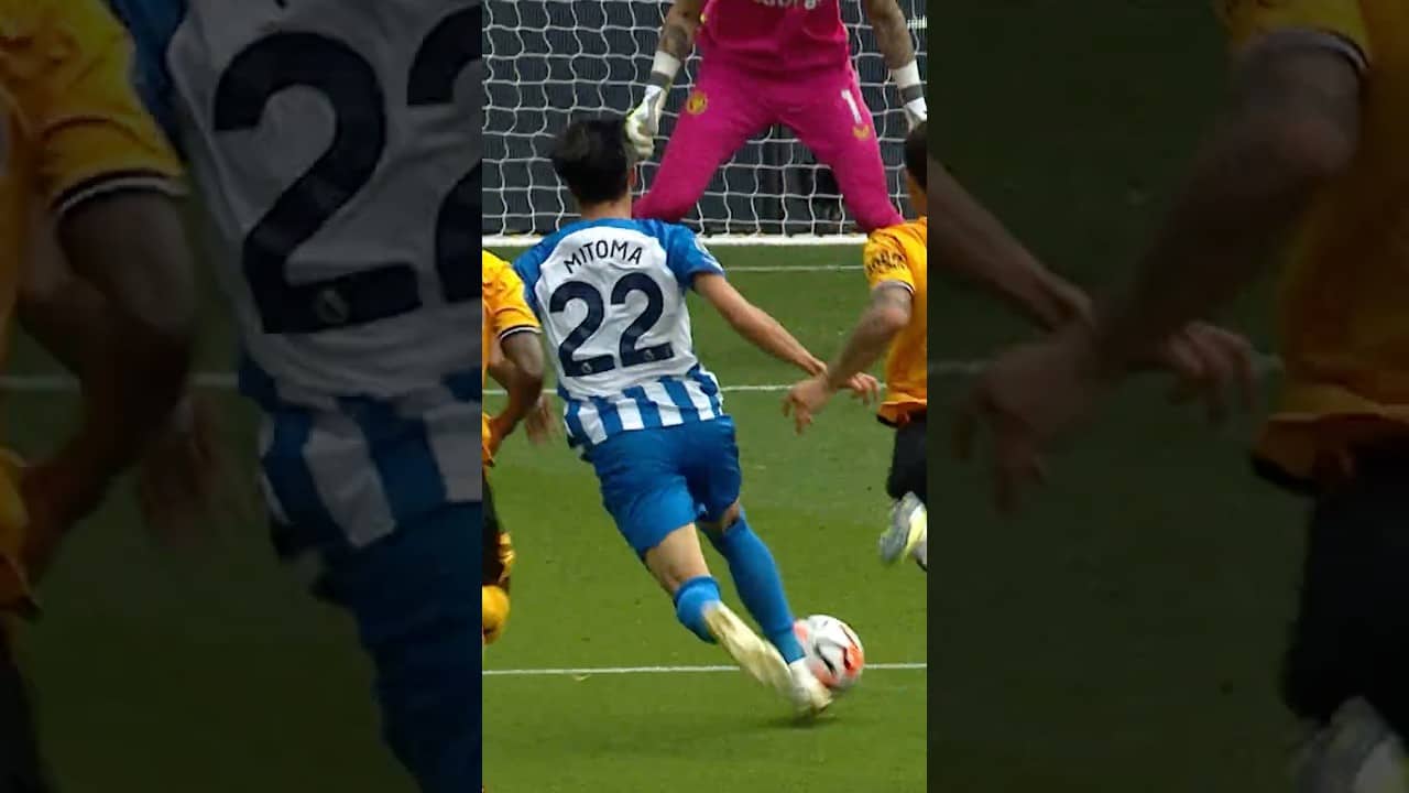 A goal to remember from Mitoma 💫🐺