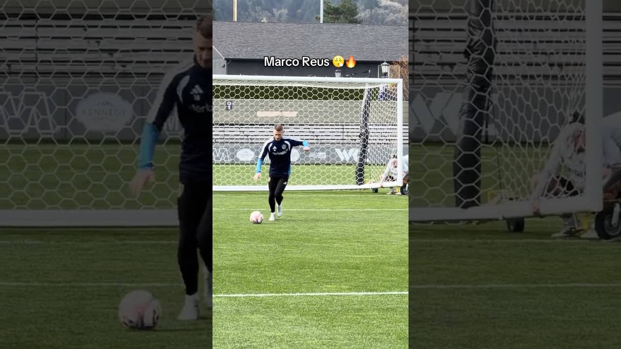Marco Reus from distance 🤯