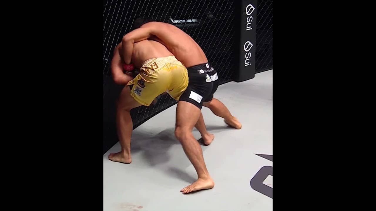 PURE AGGRESSION 😤 Yuya Wakamatsu defends his throne against Avazbek Kholmirzaev at ONE SAMURAI 1!