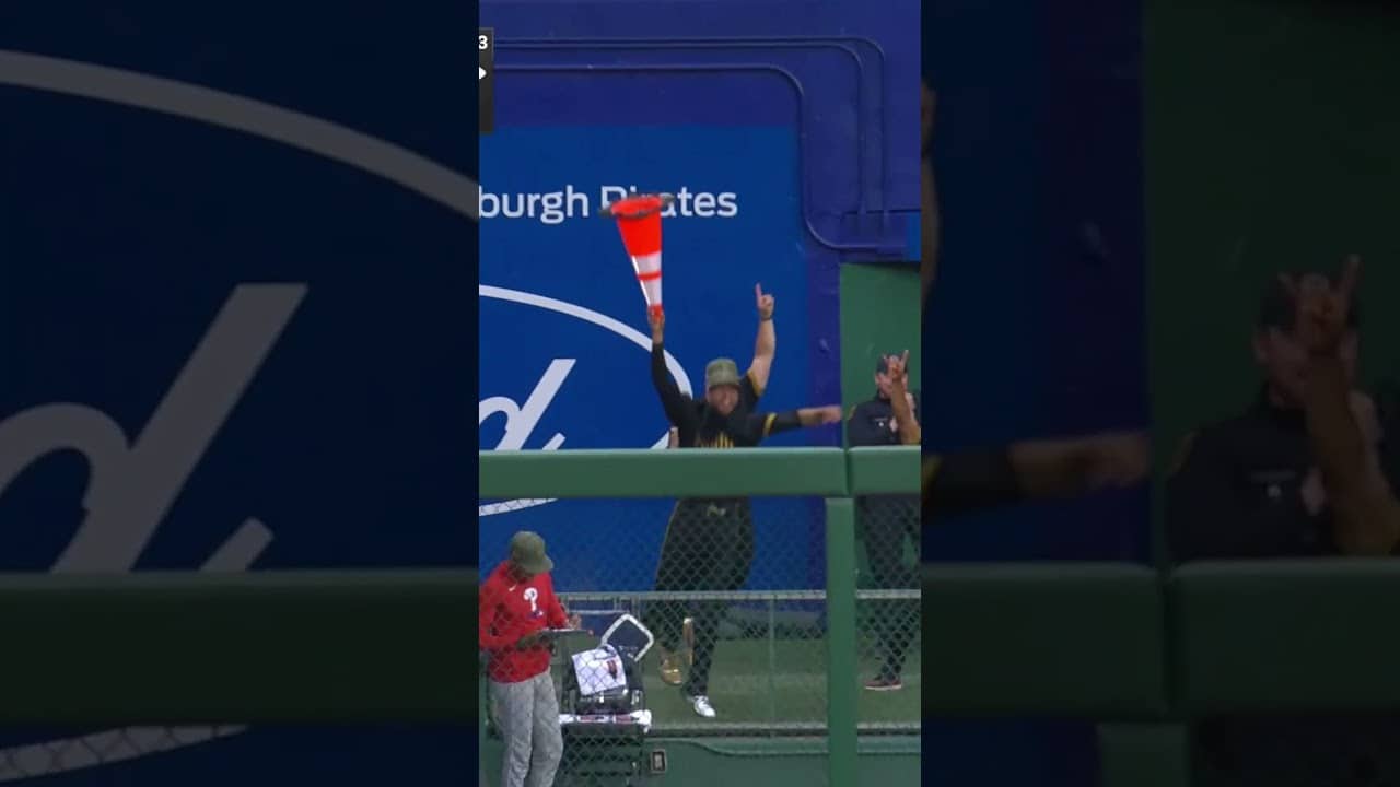 He caught Marcell Ozuna’s homer inside a cone 😂