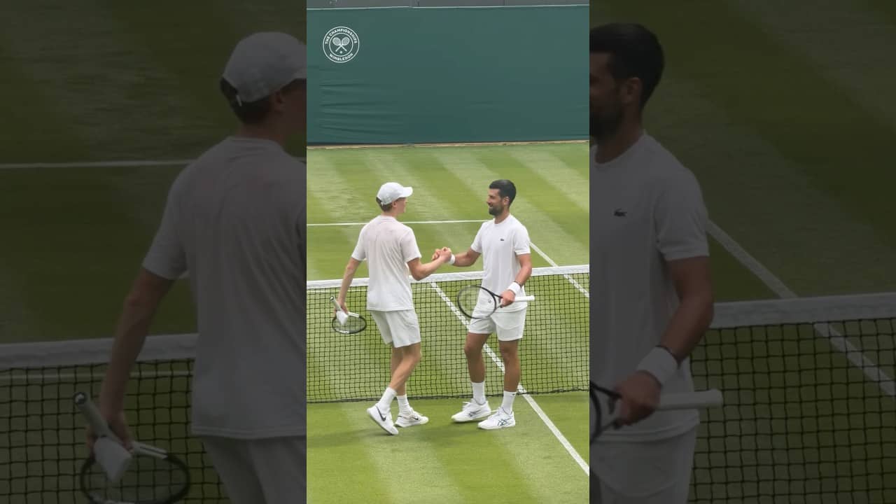 Sound ON for this Djokovic and Sinner dap 🤝
