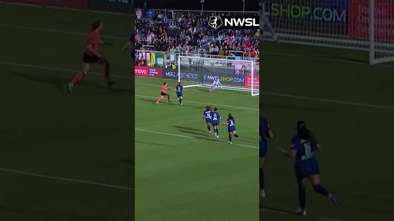 One perfect cross. One perfect finish. 🎯 Dorian Bailey🔥