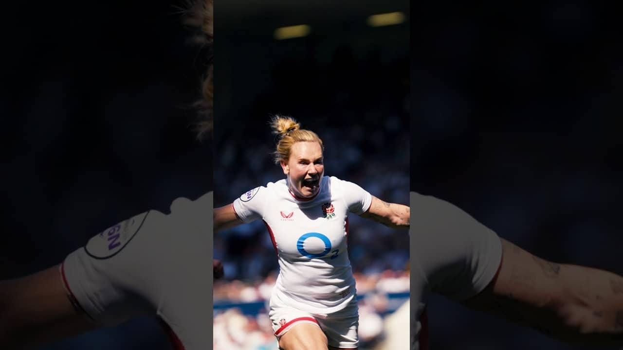 Meg Jones even has the camera falling for her dummies 😮‍💨 #englandrugby #redroses #rugby