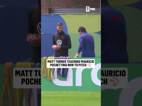 USMNT goalkeeper Matt Turner gives manager Mauricio Pochettino a pitching lesson