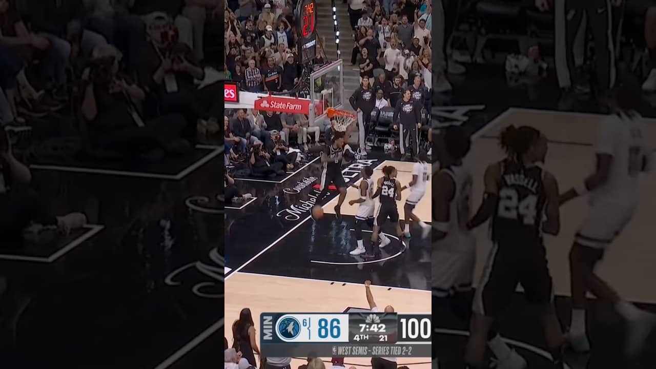 STEPH STEAL & SLAM 💪 #Spurs #NBA