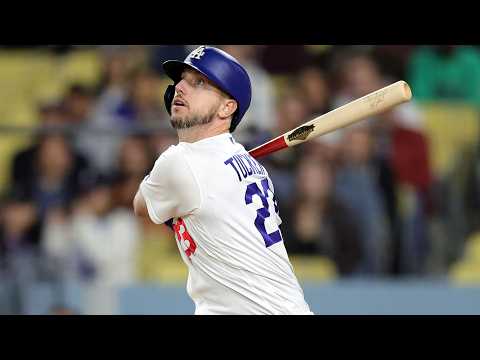 King Tuck leads the Dodgers 👑 Kyle Tucker dunks the go-ahead hit in the 8th! | MLB Highlights