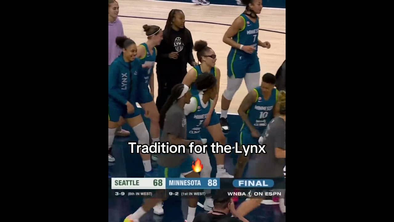 First-place Minnesota celebrates a dominant home victory over the Seattle Storm 😤
