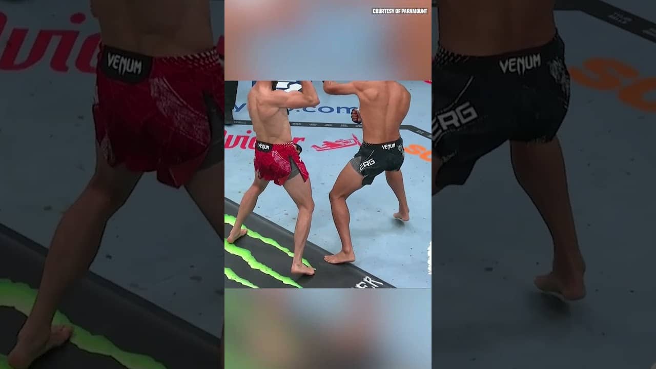 The moment Carlos Ulberg appeared to injure his leg. #UFC327 (via Paramount)