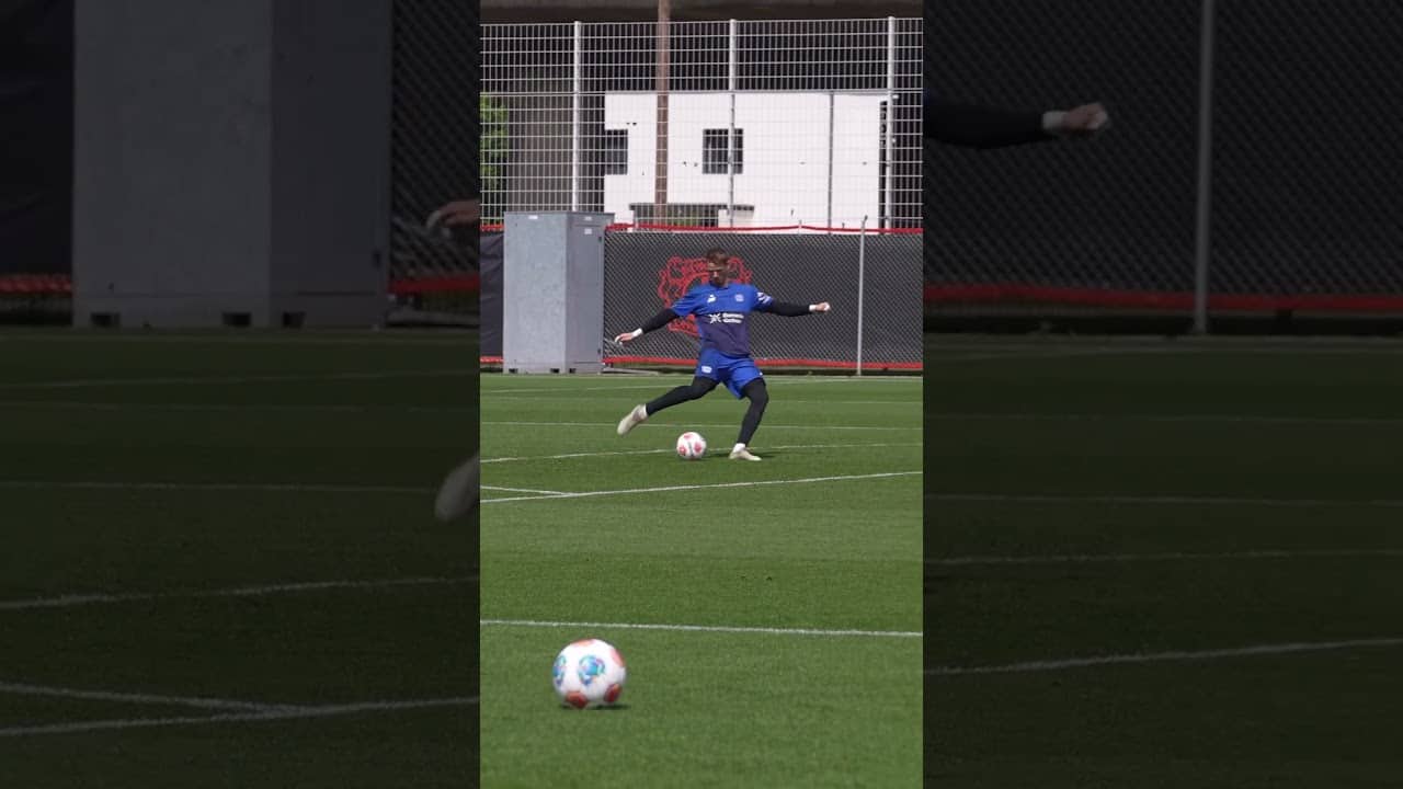 Hey, I think we know that face between the posts. 😂