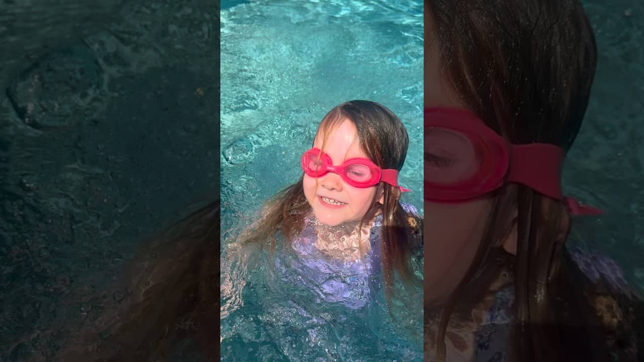 Long paddles and fast kicks #swimming #pool #learntoswim #pooltime #swimmer