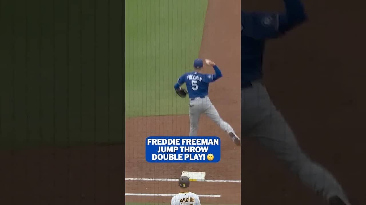 Freddie Freeman did a Derek Jeter jump throw off of first base to start a slick double play 😮‍💨
