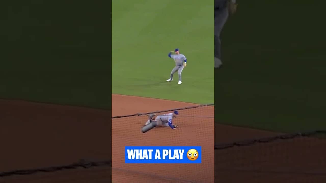 This Nico Hoerner play will blow your mind 😯