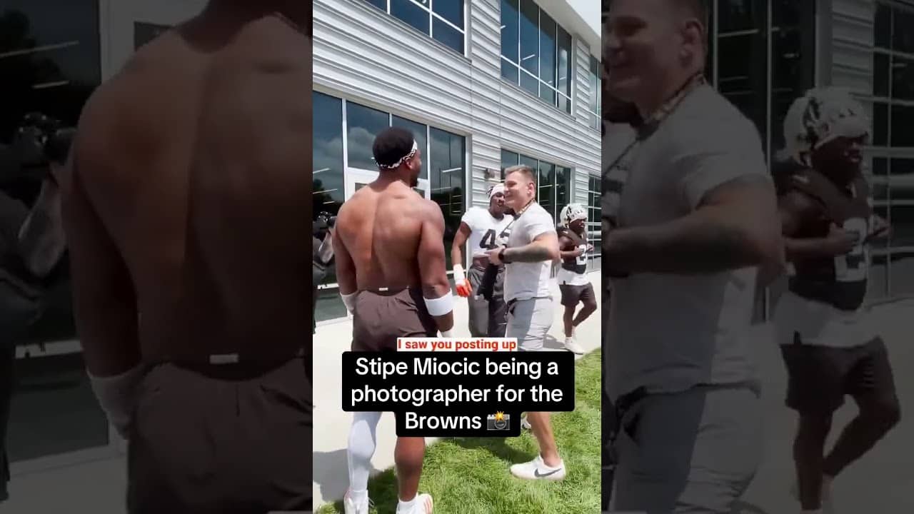 Stipe Miocic got lifted by Myles Garrett 😅 (via browns/TT)