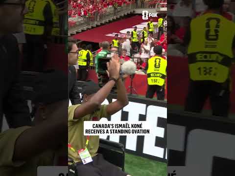 Ismaël Koné receives a warm welcome from fans in Vancouver 🇨🇦