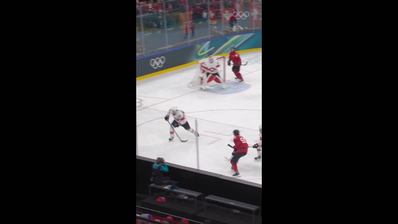 Things we love to see: Sidney Crosby returning to the ice for Team Canada. 🥹🏒🇨🇦