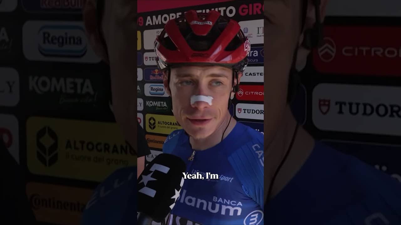Secret weapon or too lazy to shave it off? Either way, Jonas Vingegaard has a moustache returning! 🥸