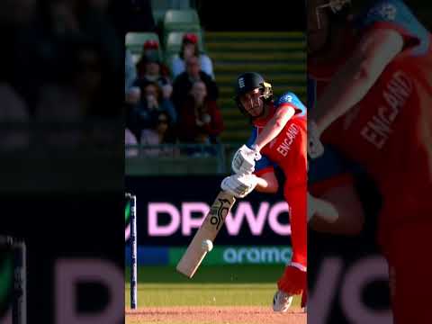 Nat Sciver-Brunt rocking up with a stylish hit over the fence 😮 #T20WorldCup