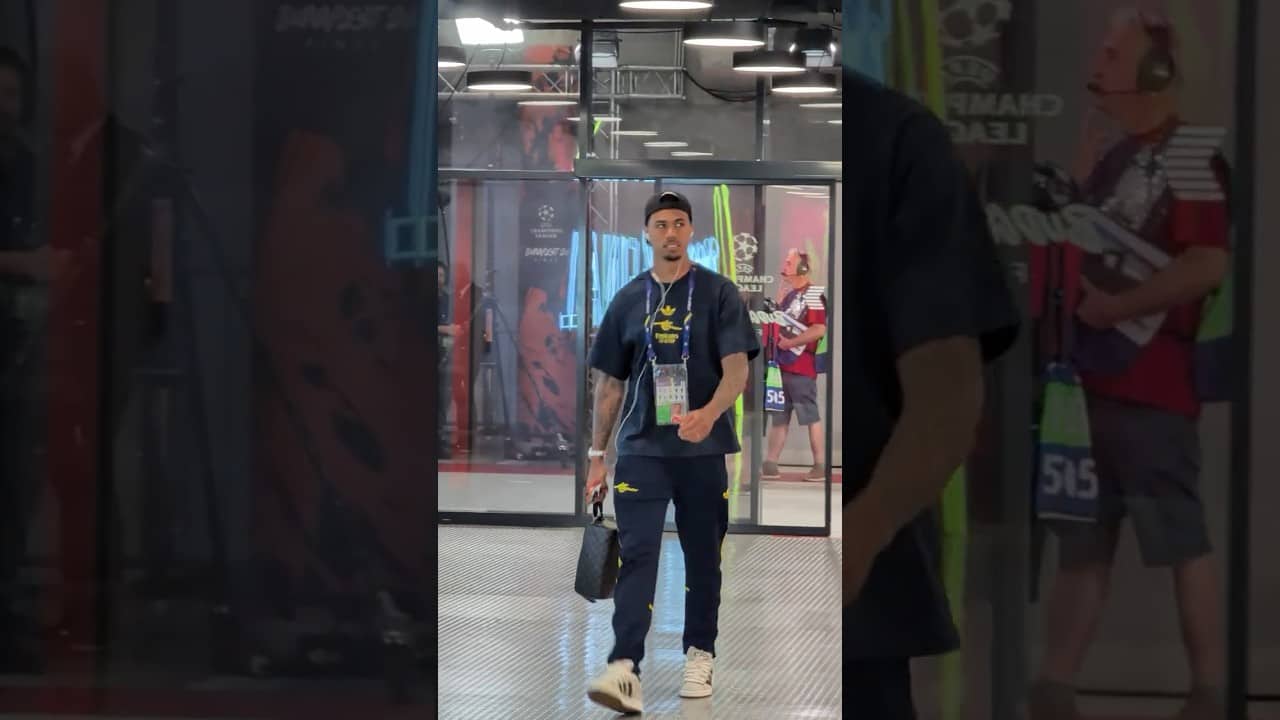 ARRIVING FOR CHAMPIONS LEAGUE FINAL