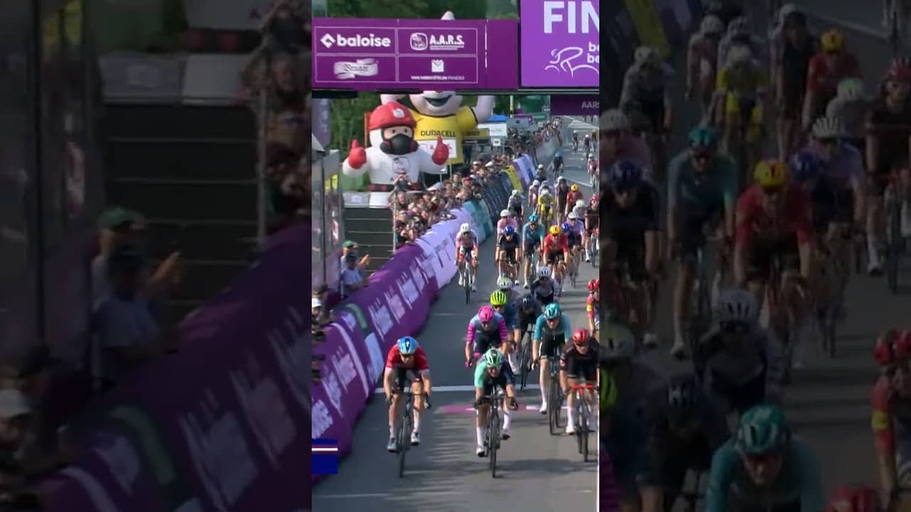 You couldn't get much closer than that! 🤯Olav Kooij takes Stage 4 by the slimmest of margins 📸⚡
