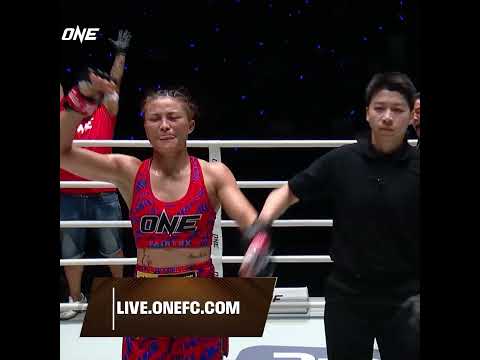RAZOR-CLOSE 😳 Stamp returns to Muay Thai with a split decision win over Cynthia Flores!
