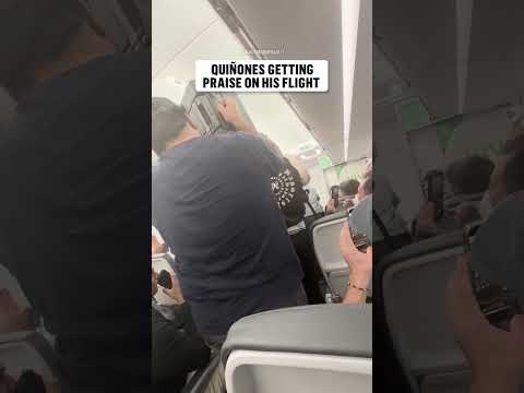 Mexico fans were very pleased to see Julián Quiñones on their flight