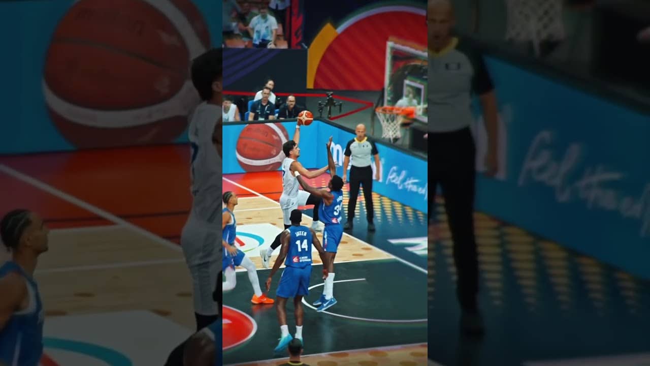May I have this dance, Deni? 🕺🏻 #EuroBasket