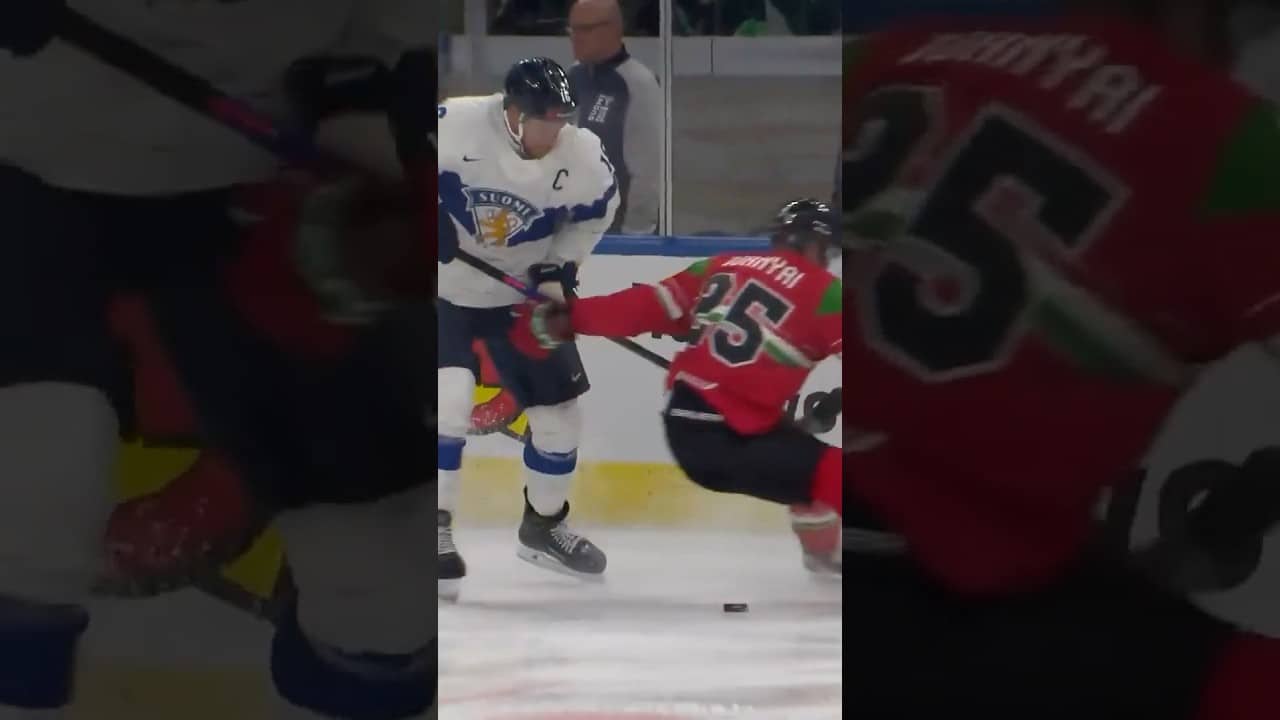 Barkov out here cookin' 🔥😳