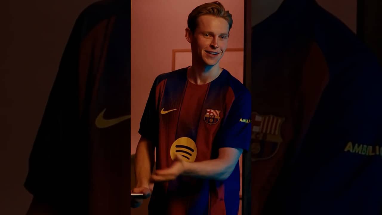 Experience every moment as if you were right inside the stadium with #AmbilightTV 📺⚽ #shorts