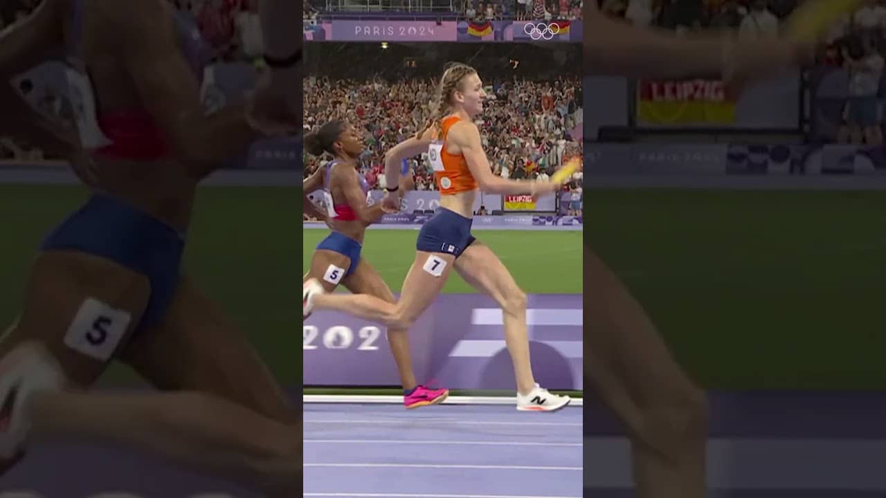 Femke Bol came back from fourth position to win gold in the mixed 4x400m relay at #Paris2024 ⚡️