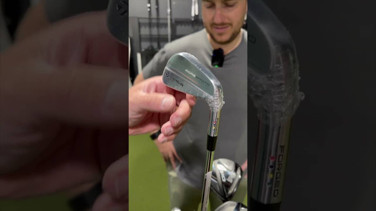 Which club in Rory’s bag would you steal first? 👀🏌️‍♂️