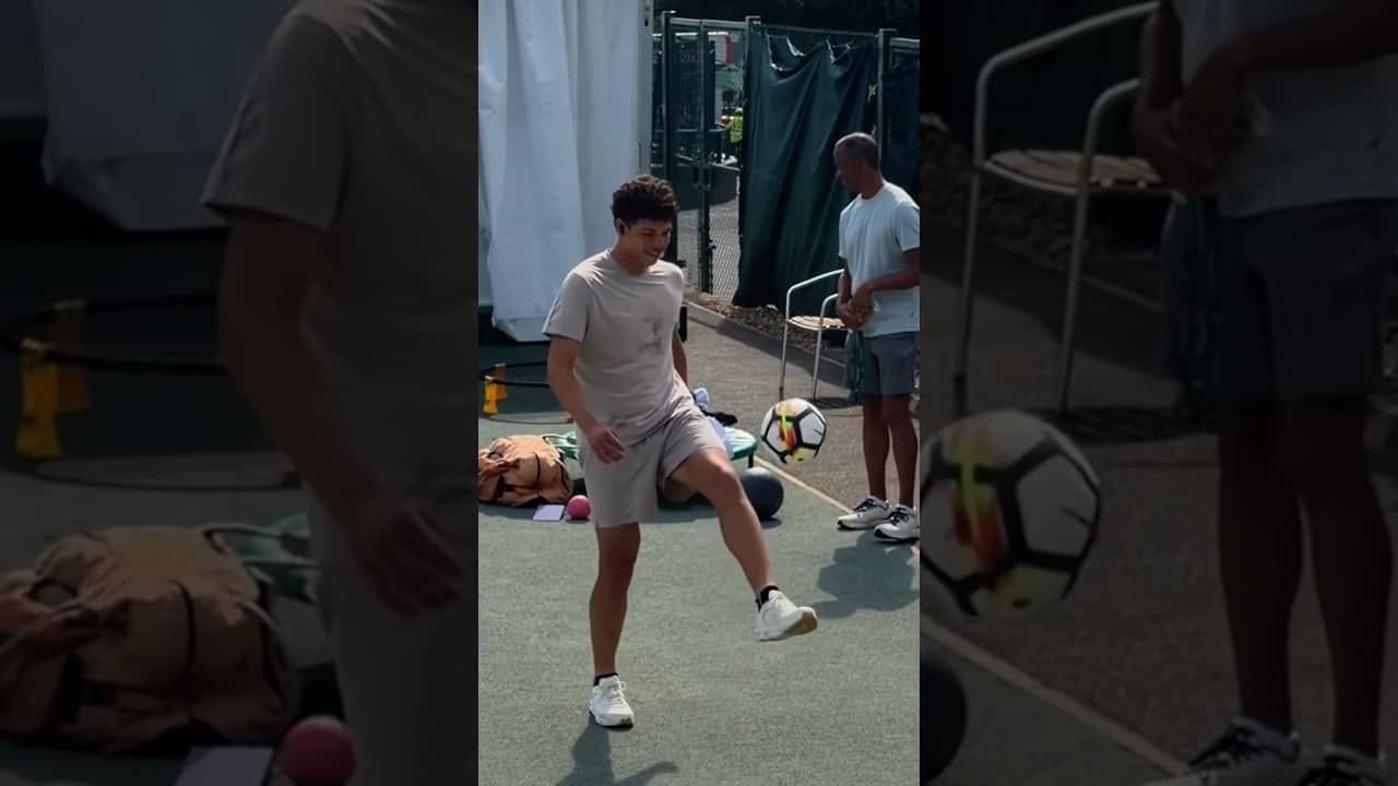 Shelton bringing the World Cup to Wimbledon ⚽️🎾