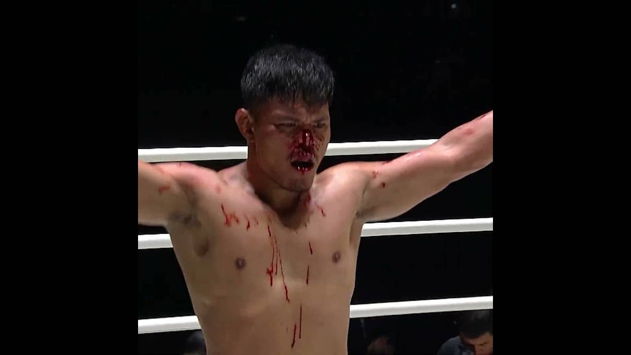 BULL RUSH 🐂 Carlo Bumina-ang KOs Batochir Batsaikhan in Round 1!