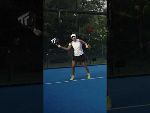 Iga Swiatek vs padel rules: 0-1 🫣
