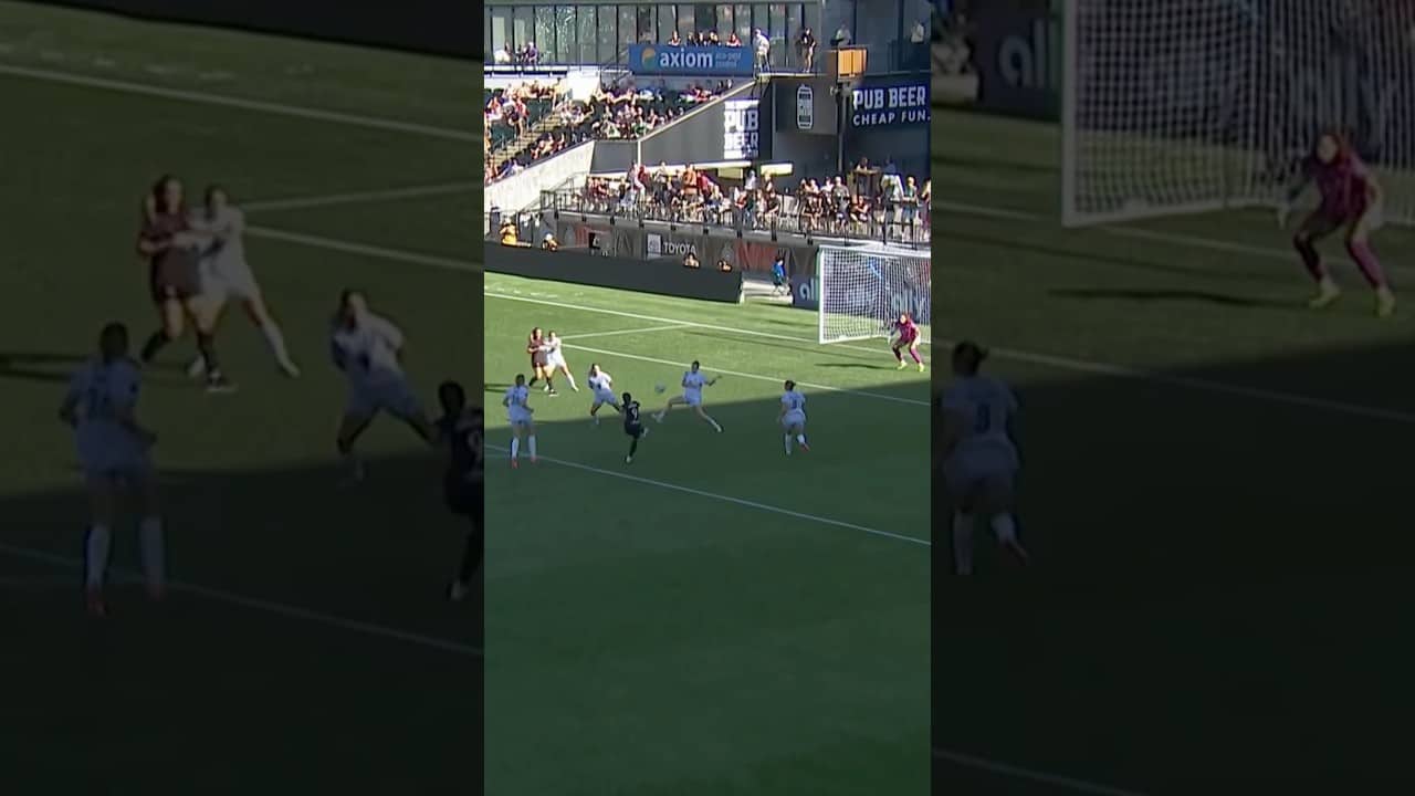 Sophia Wilson with the backheel pass and the PERFECT finish ✨ #nwsl #soccer #football